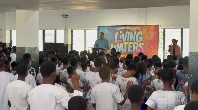 Ministering at a school assembly — Living Waters Incorporated (video)